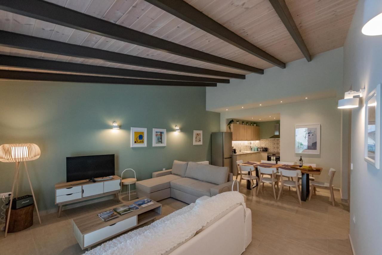 Linas Home - Kalamata Mediterranean Villas Екстер'єр фото